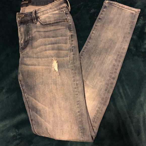 Distressed Jeans - Picture 4 of 5